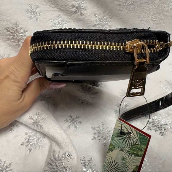 Badgley Mischka Long Wallet with Phone Pocket Wristlet Black- MSRP $59 NWT - Picture 4 of 8